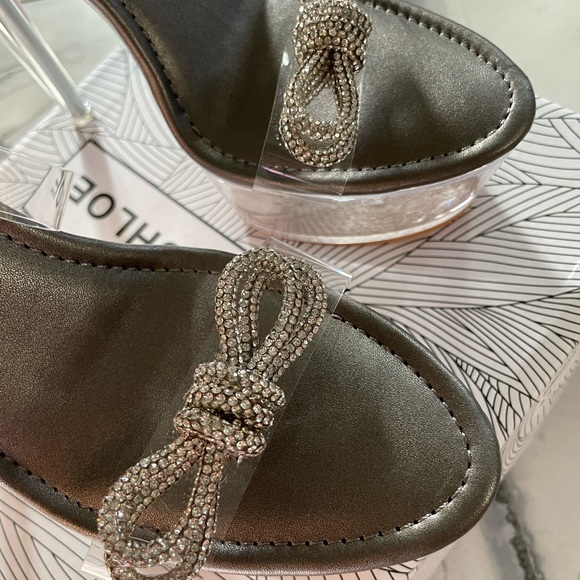 Serenity Rhinestone Bow Clear Platform Sandal Size 9 By Chase & Chloe … - Picture 6 of 14